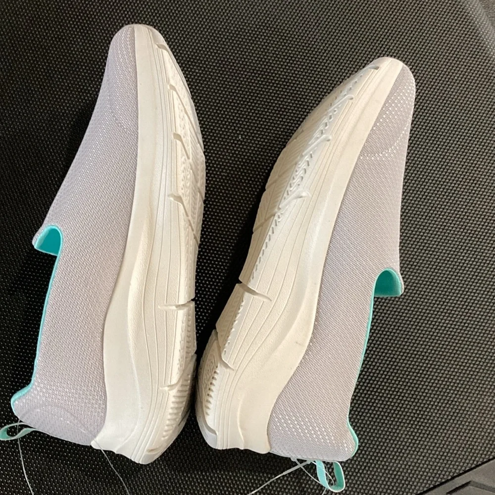 Brand New Skechers - Picture 8 of 13